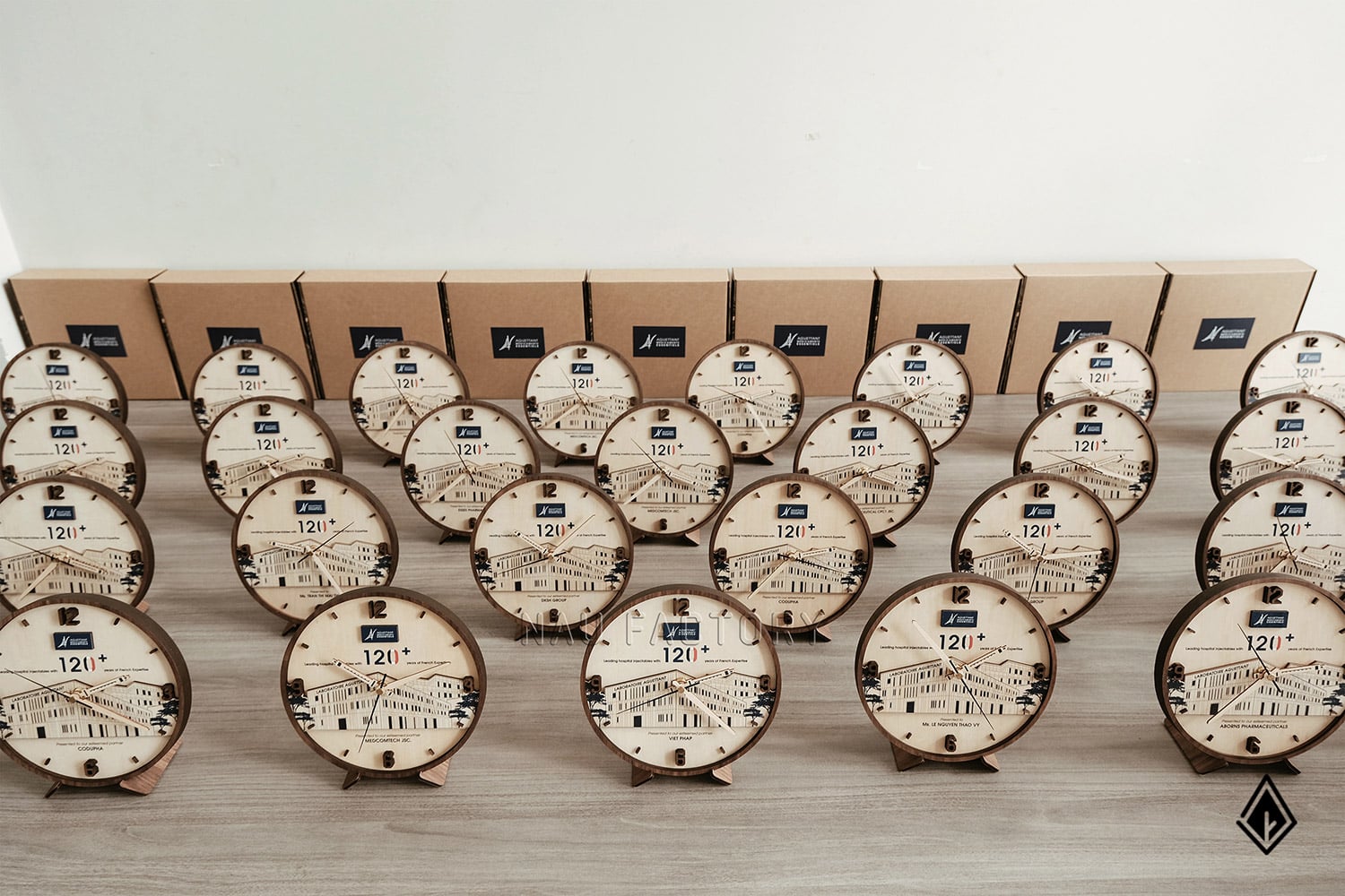 đồng hồ thiết kế 2 tầng gỗ