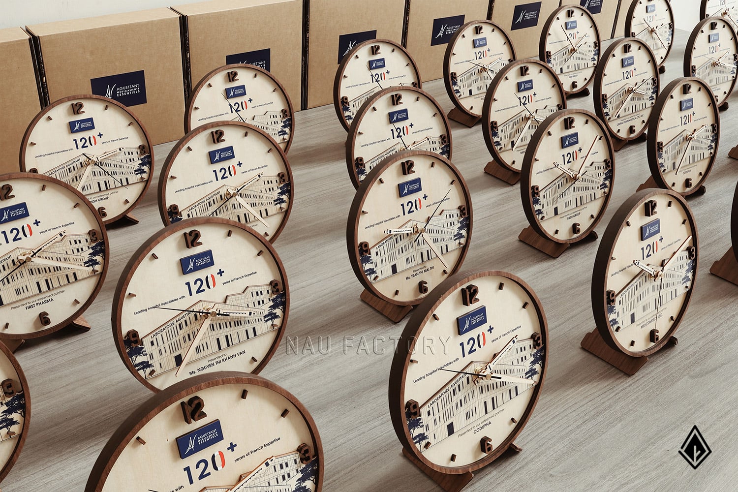 đồng hồ thiết kế 2 tầng gỗ