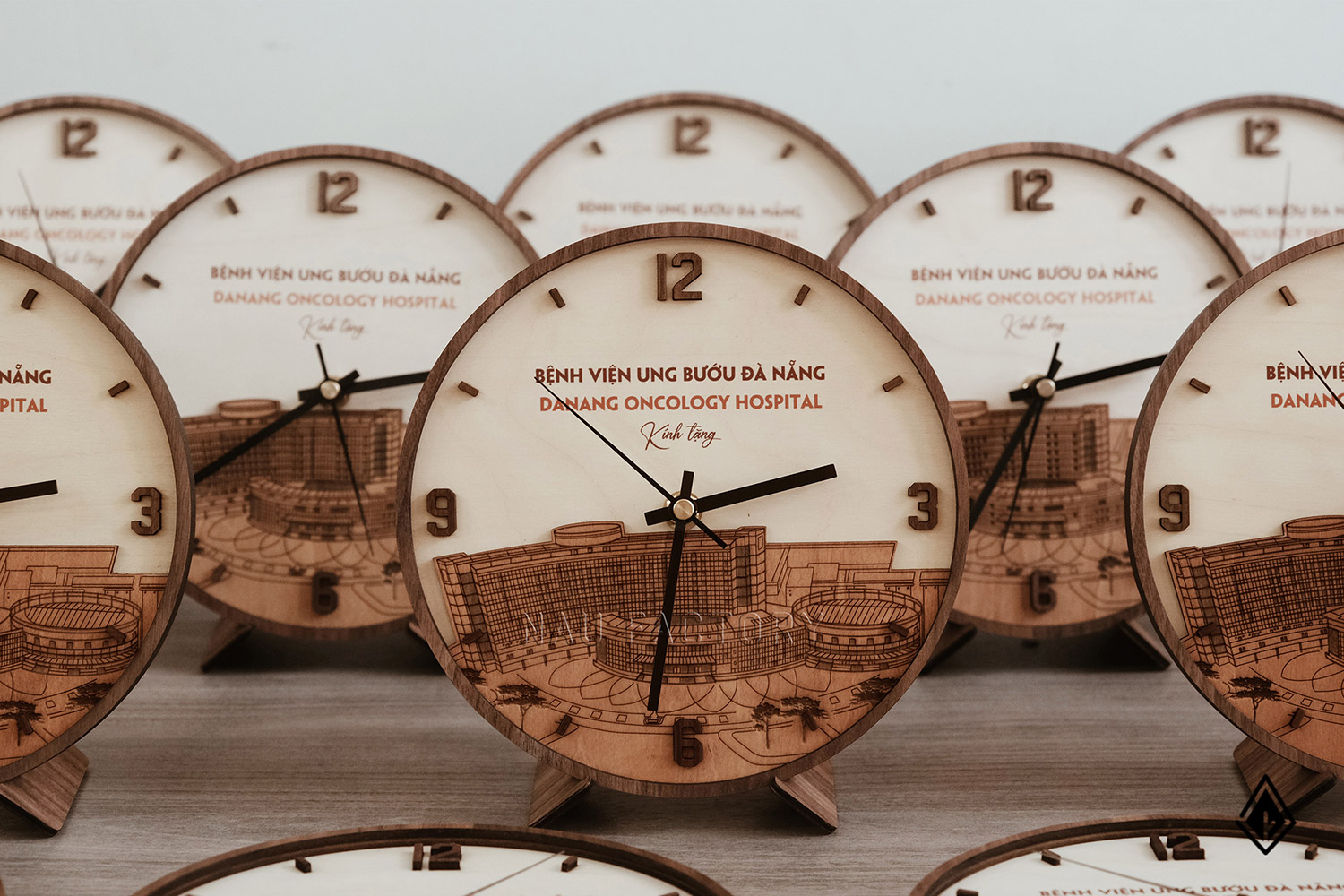 Đồng hồ cắt laser hình tòa nhà 3D