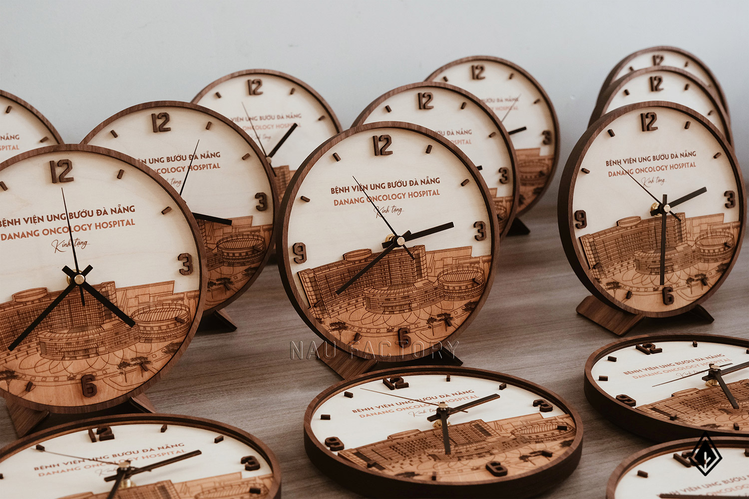 Đồng hồ cắt laser hình tòa nhà 3D