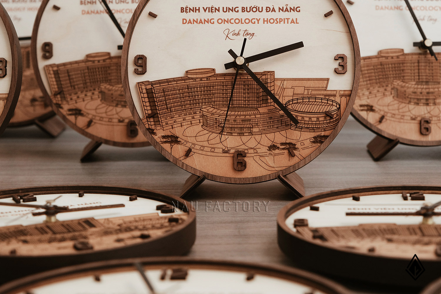 Đồng hồ cắt laser hình tòa nhà 3D