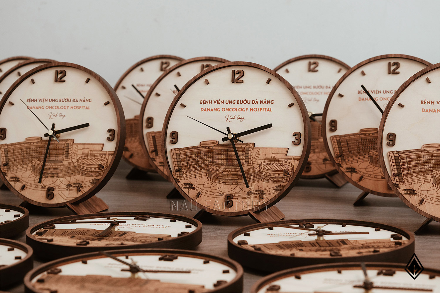 Đồng hồ cắt laser hình tòa nhà 3D