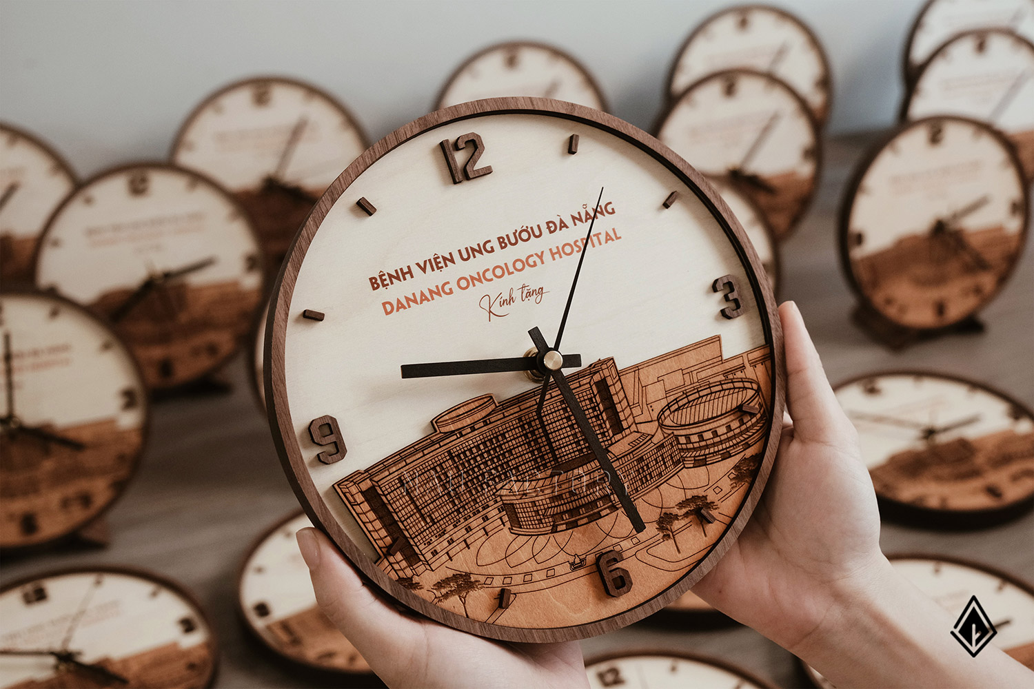 Đồng hồ cắt laser hình tòa nhà 3D