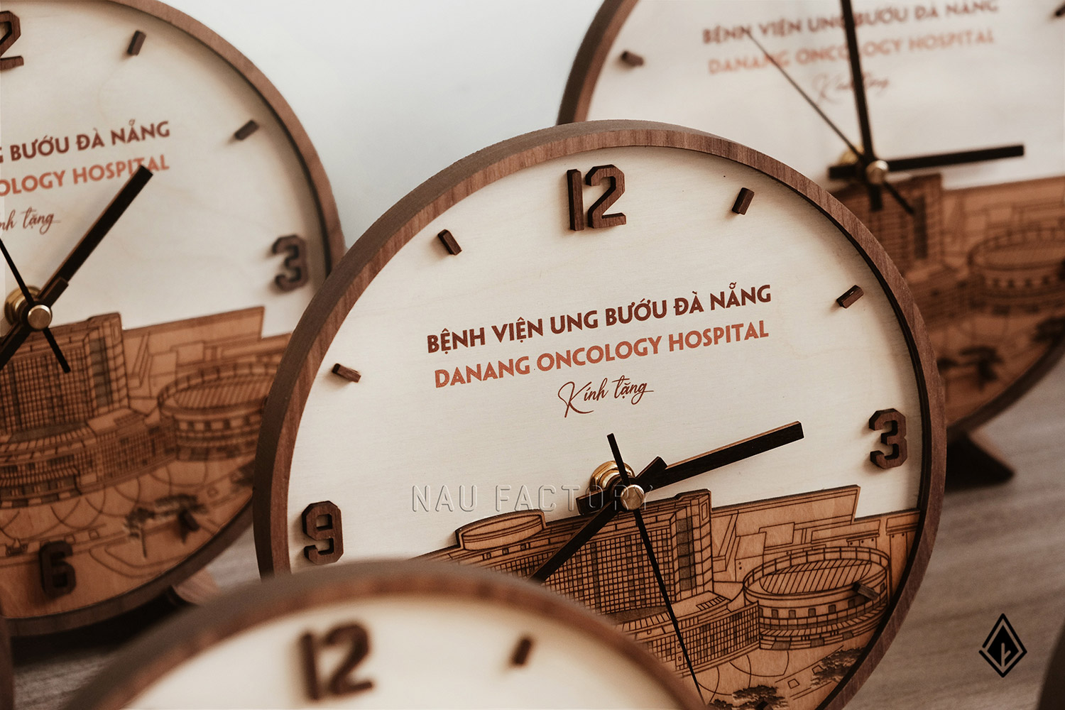 Đồng hồ cắt laser hình tòa nhà 3D