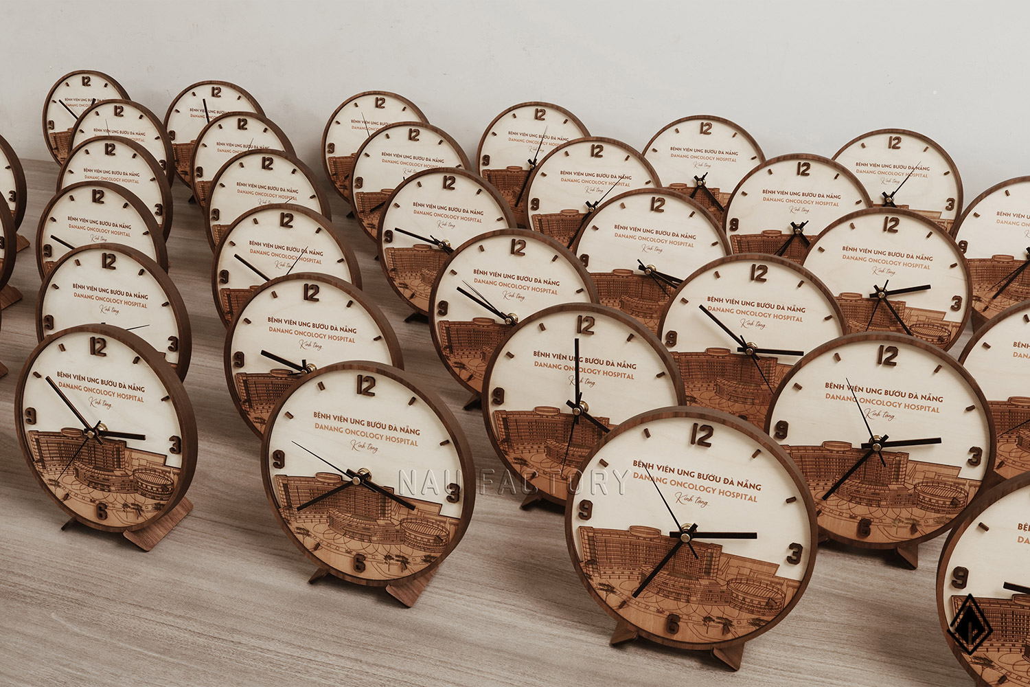 Đồng hồ cắt laser hình tòa nhà 3D