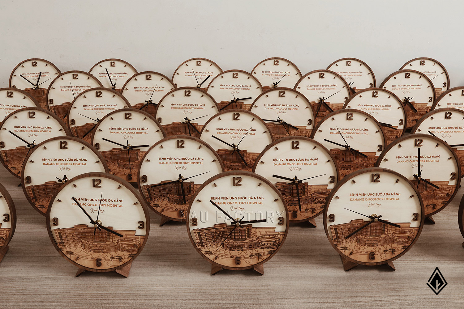 Đồng hồ cắt laser hình tòa nhà 3D