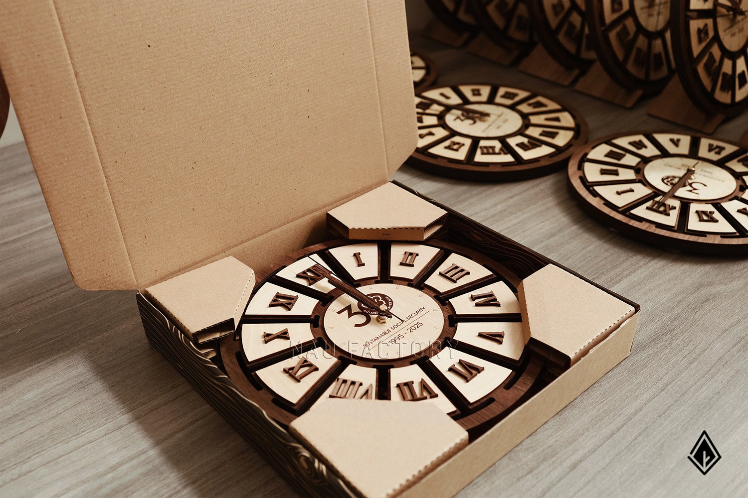 Đồng hồ gỗ la mã Maple