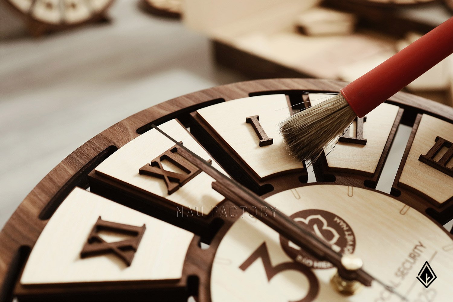 Đồng hồ gỗ la mã Maple