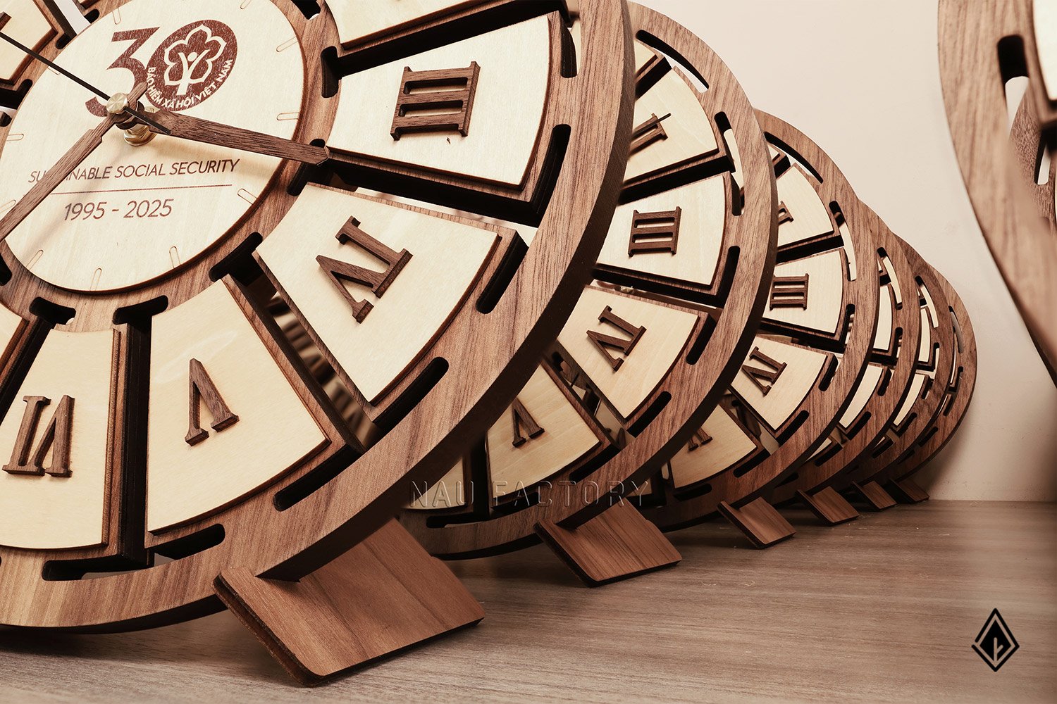 Đồng hồ gỗ la mã Maple