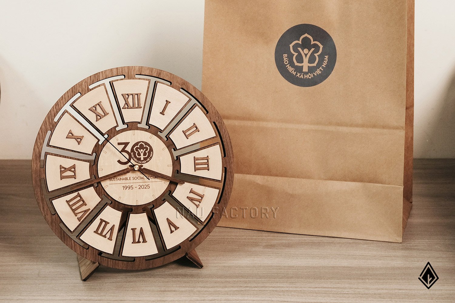 Đồng hồ gỗ la mã Maple