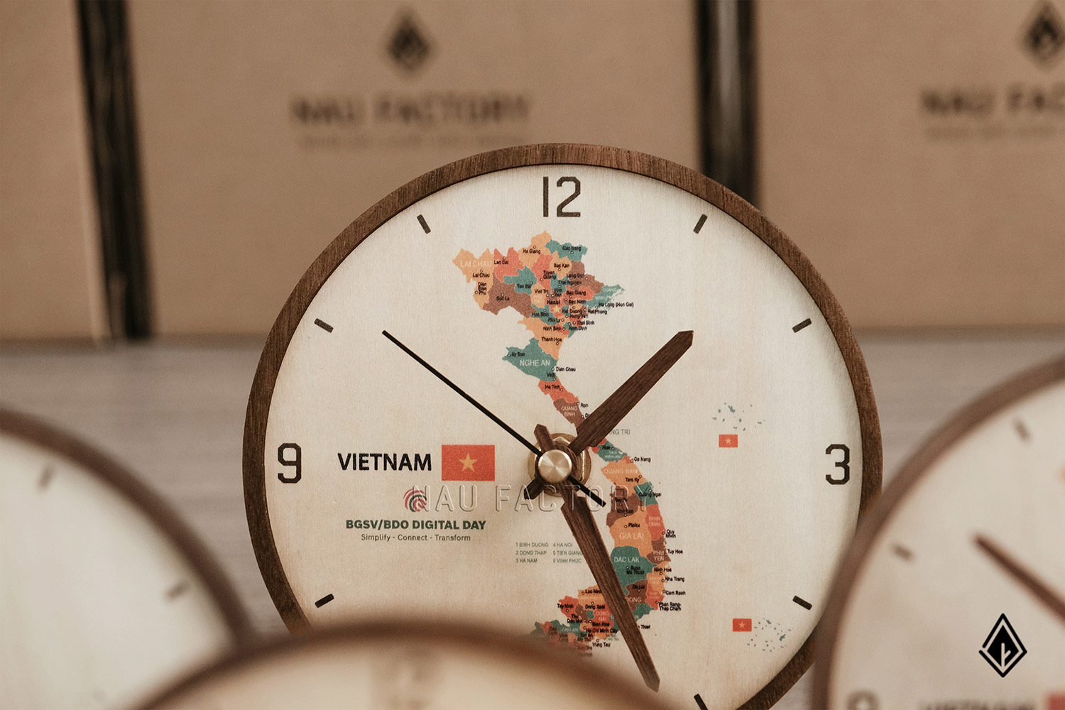 Đồng hồ Việt Nam để bàn