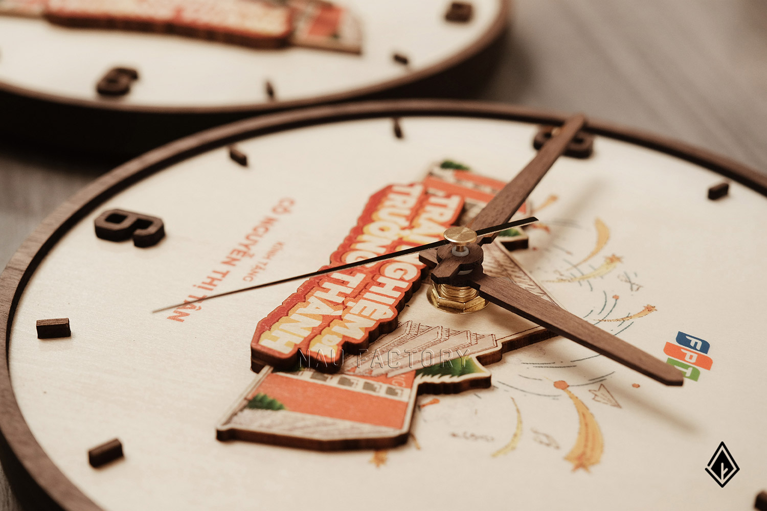 Đồng hồ gỗ tùy chỉnh 3D