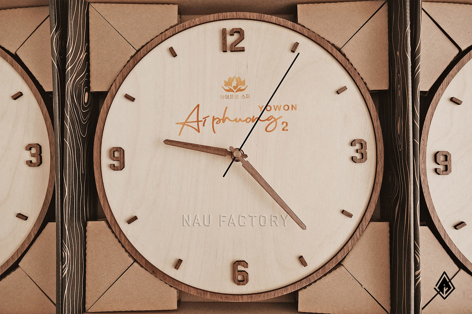 Đồng hồ gỗ treo tường