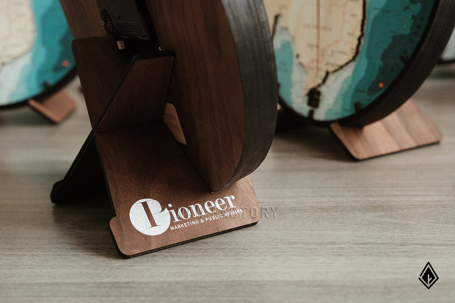 đồng hồ gỗ bản đồ Việt Nam