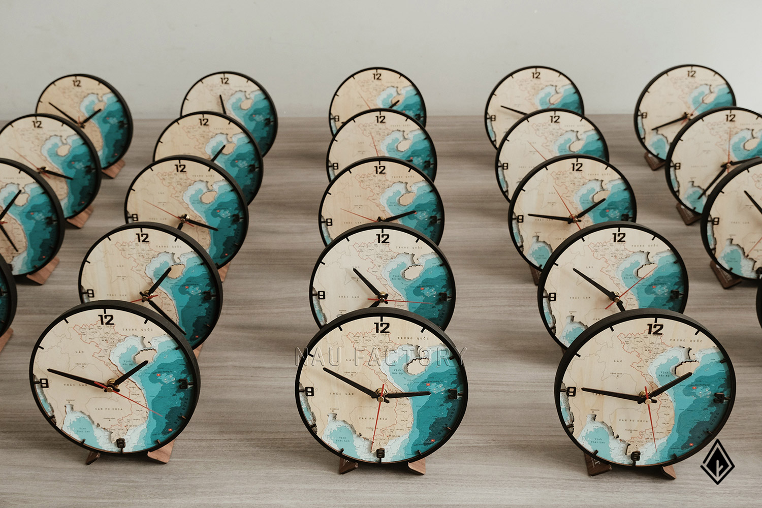 đồng hồ gỗ bản đồ Việt Nam