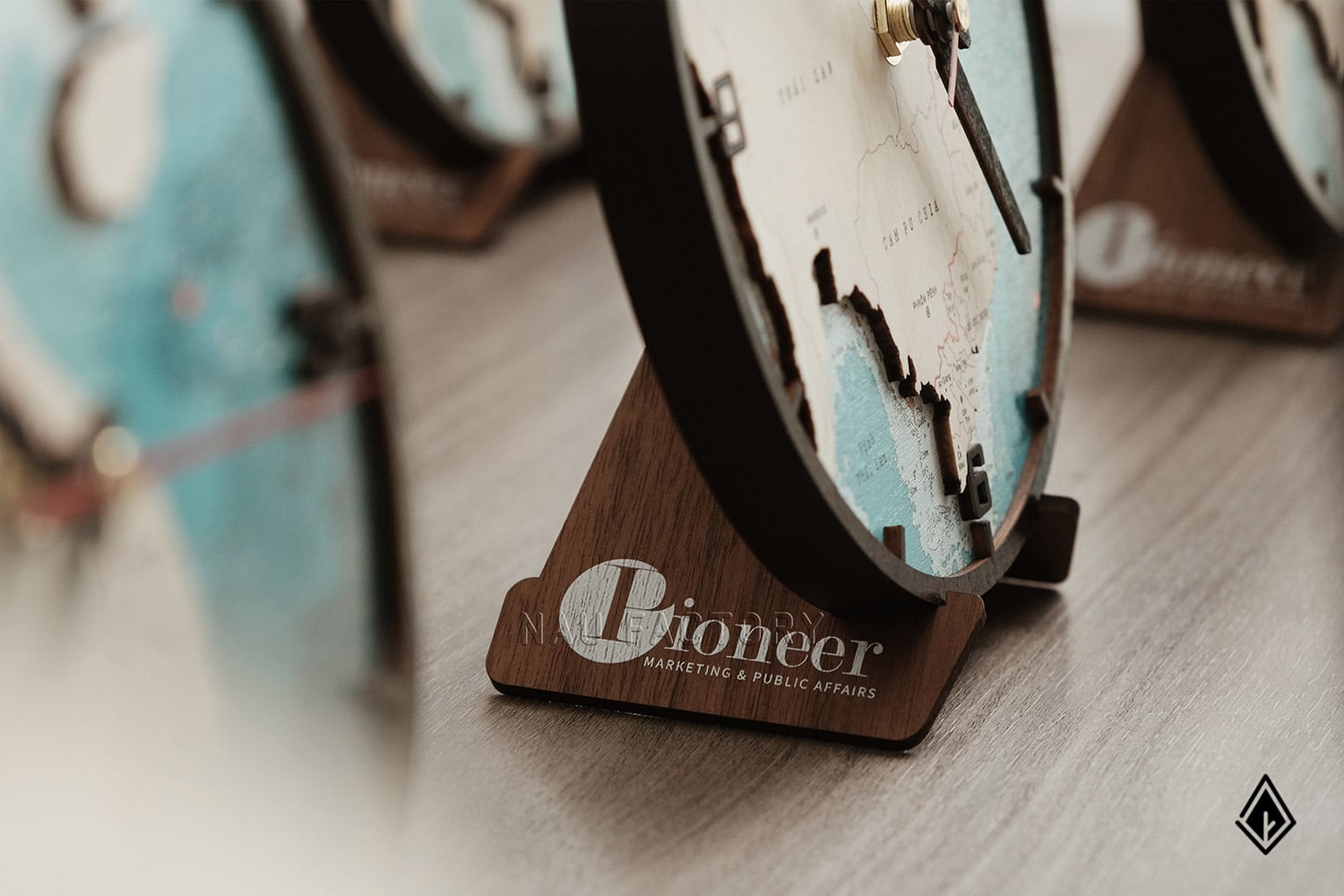 đồng hồ gỗ bản đồ Việt Nam