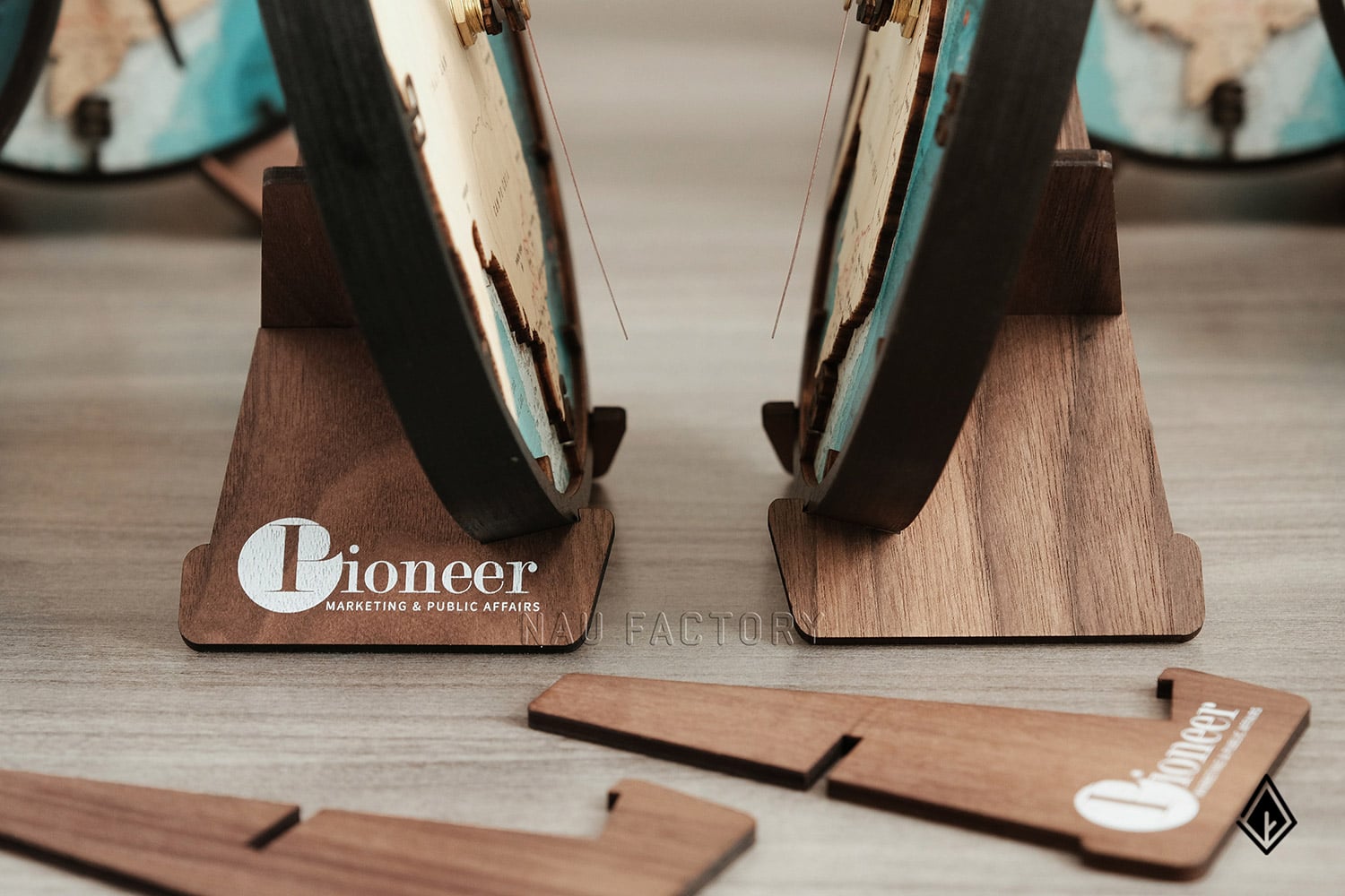 đồng hồ gỗ bản đồ Việt Nam