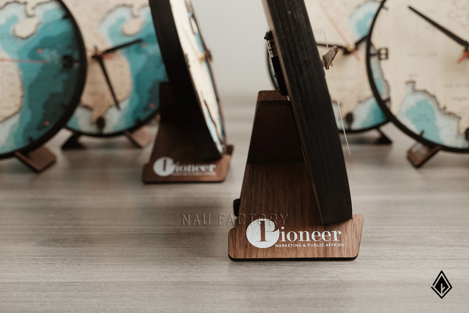 đồng hồ gỗ bản đồ Việt Nam