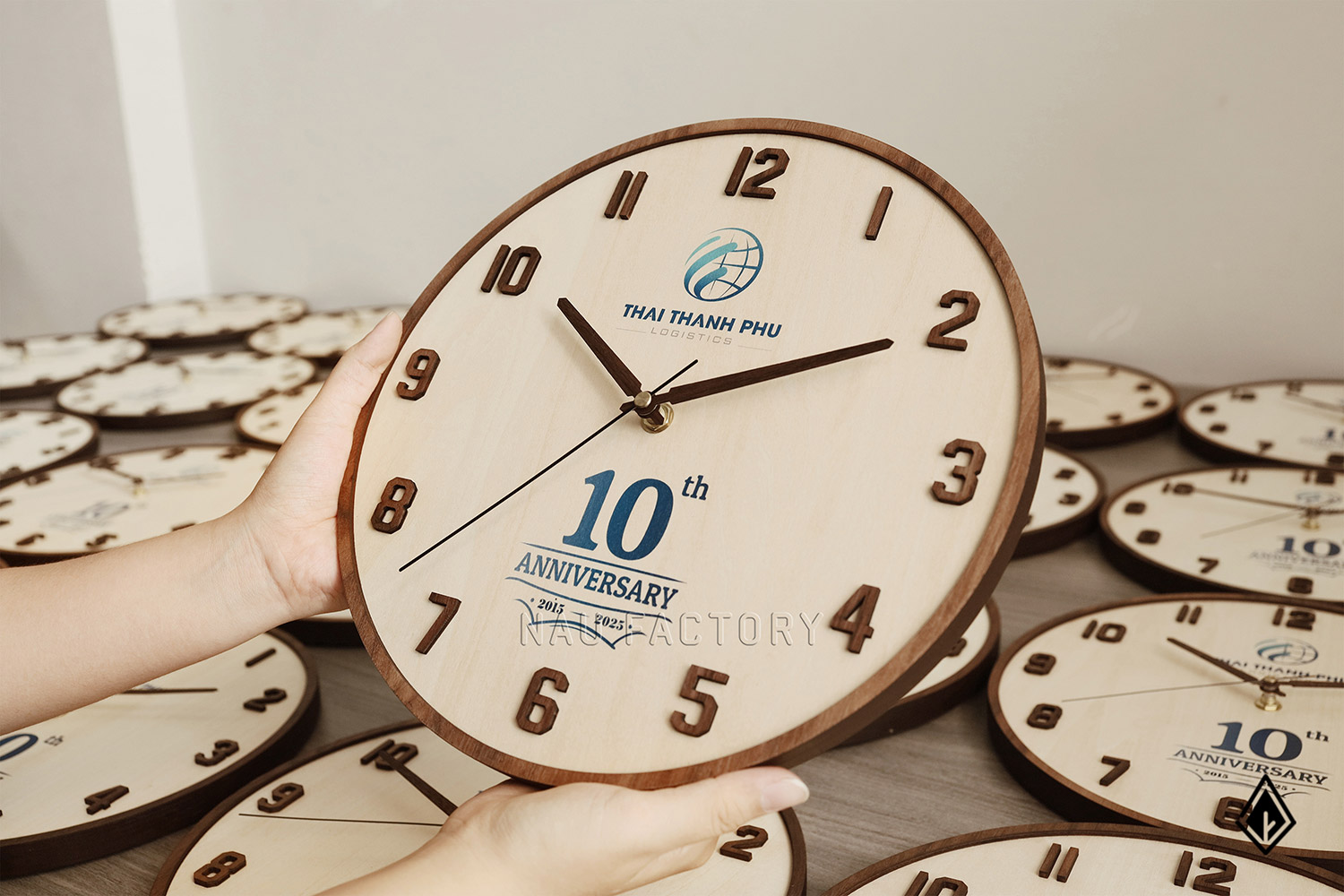 Đồng hồ gỗ dán nổi 12 số