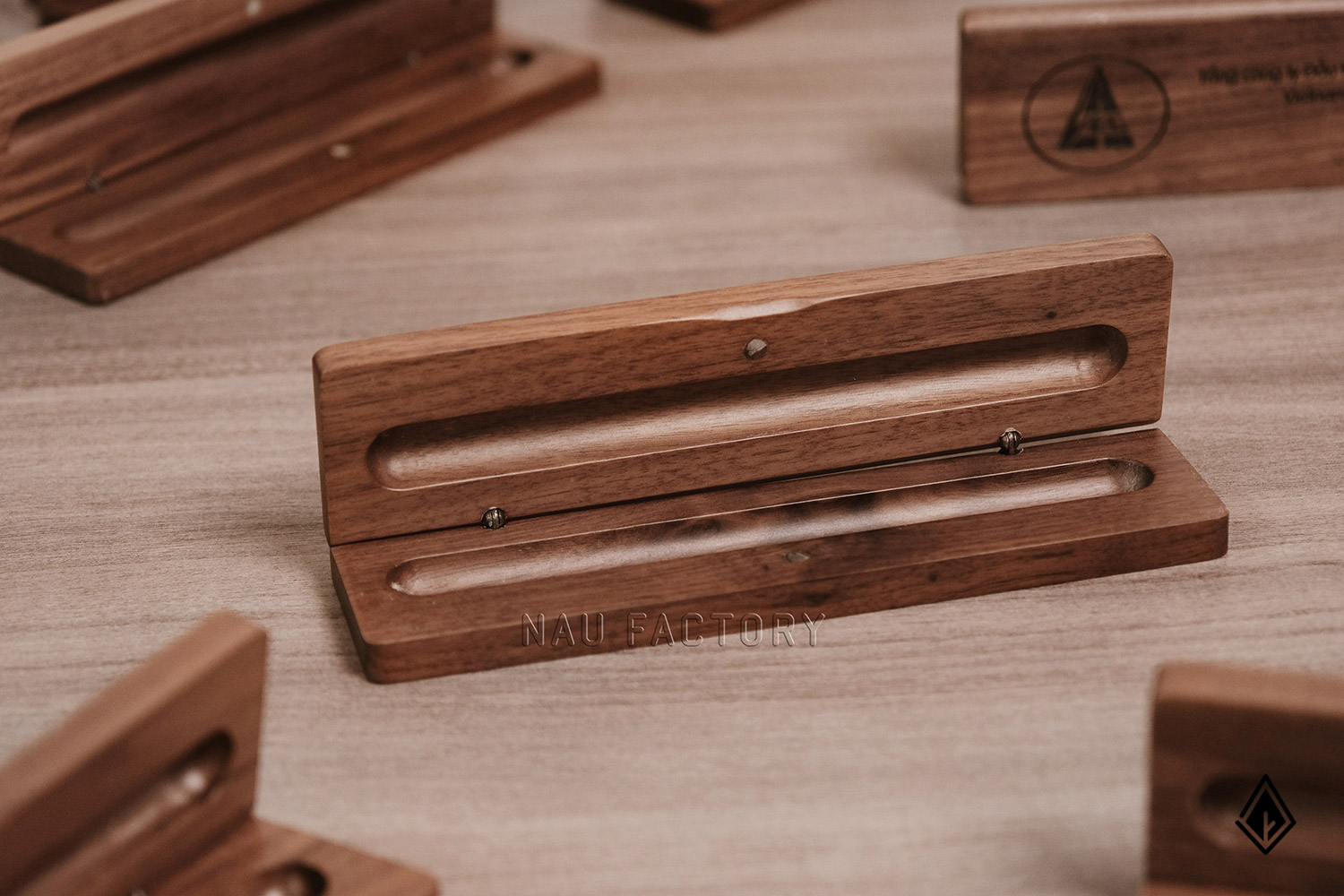 hộp bút gỗ Walnut
