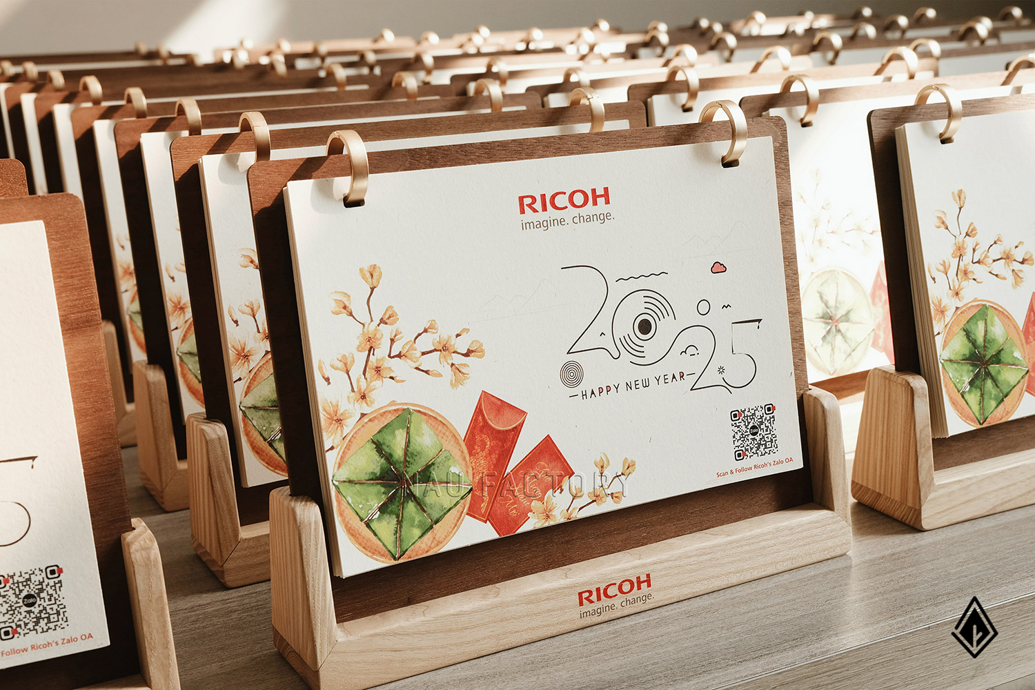 Lịch gỗ chữ U