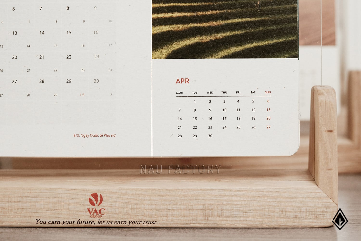 Lịch gỗ chữ U Maple