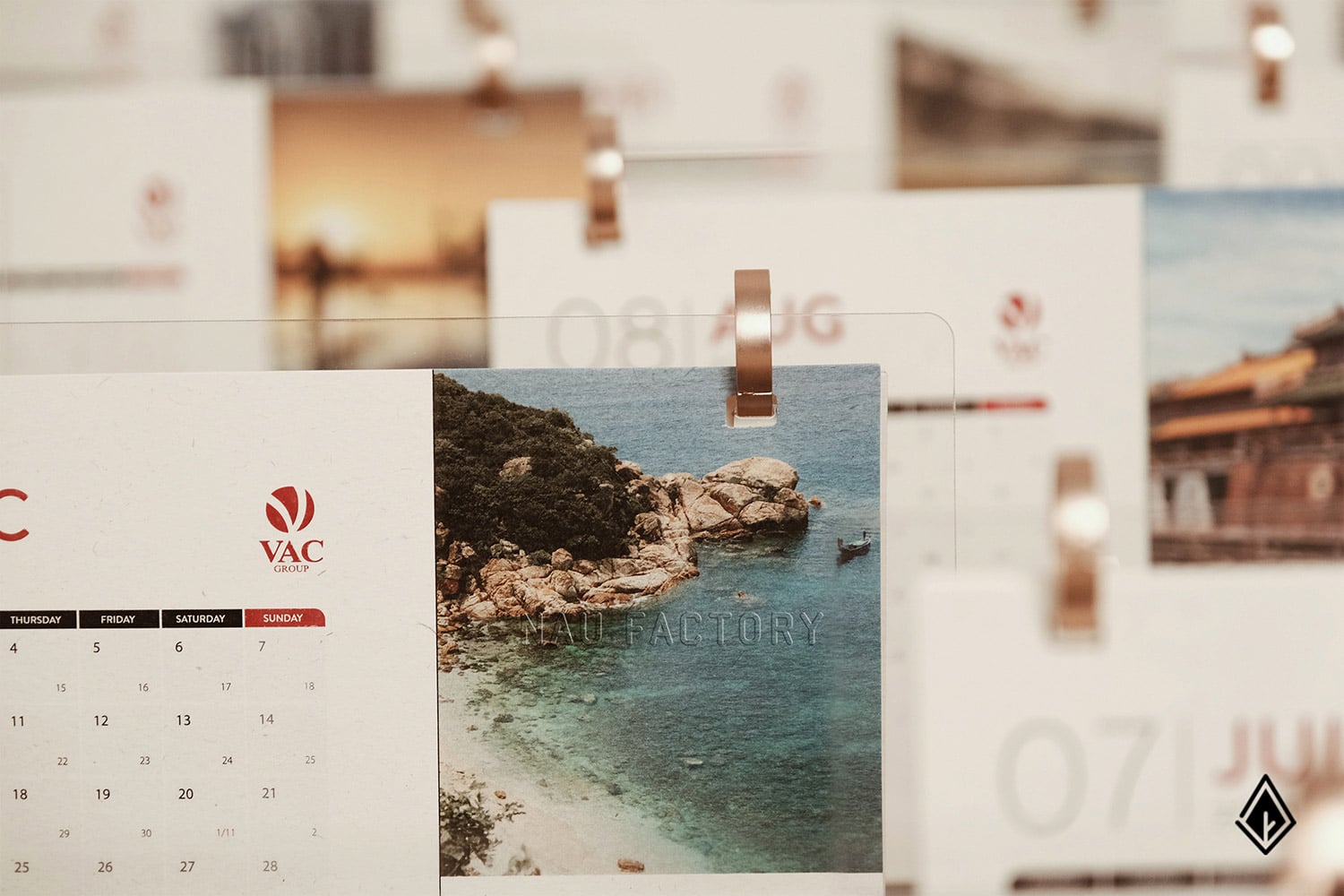 Lịch gỗ chữ U Maple