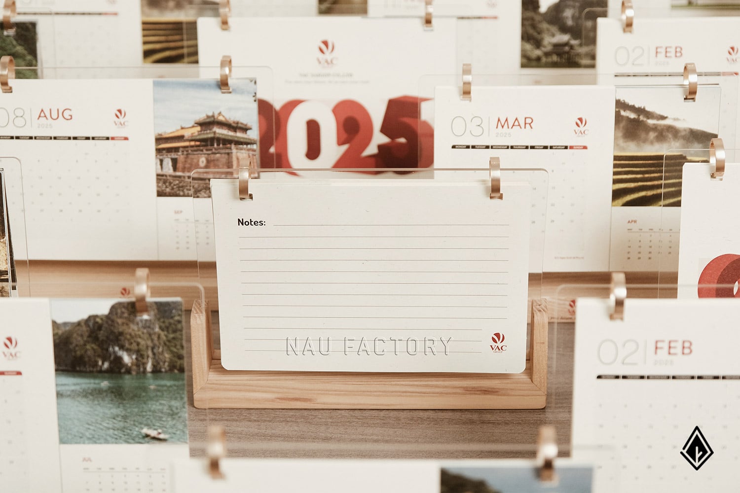 Lịch gỗ chữ U Maple