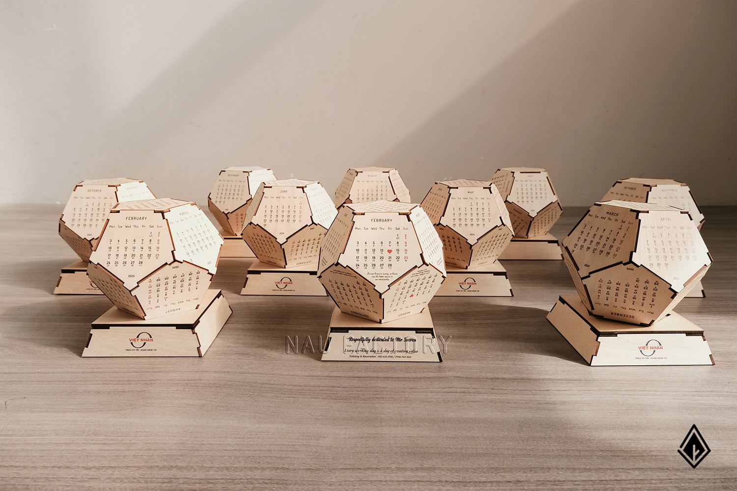 Lịch gỗ đa giác