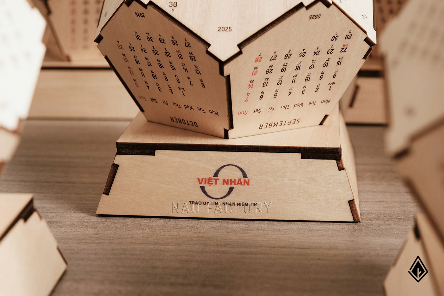 Lịch gỗ đa giác