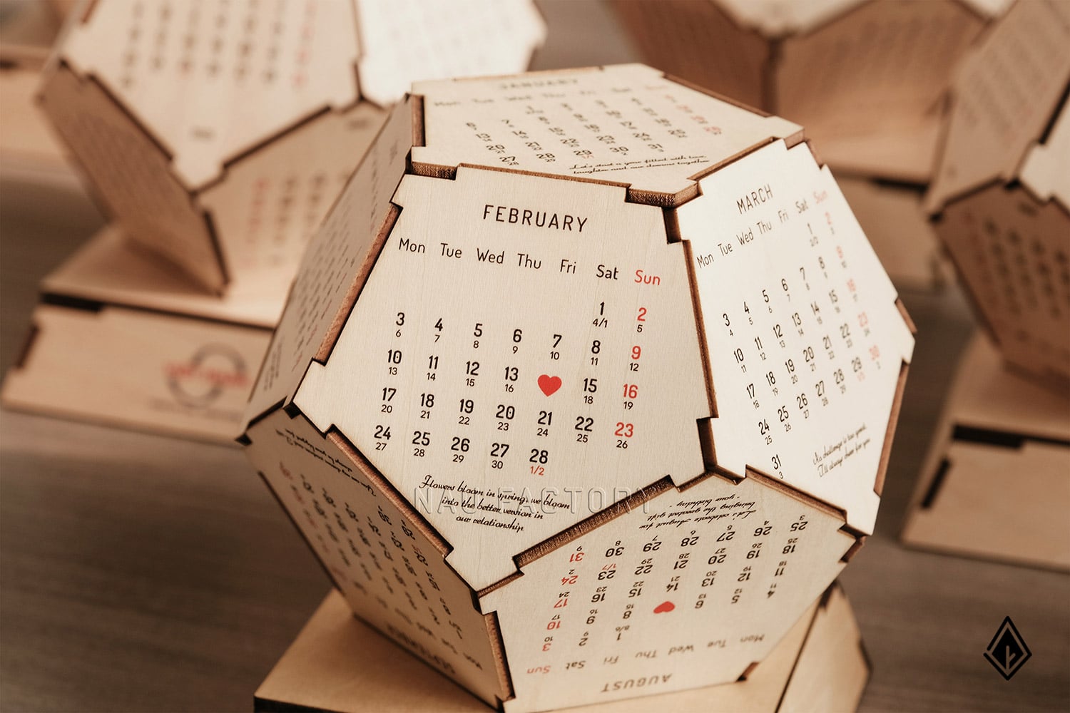 Lịch gỗ đa giác