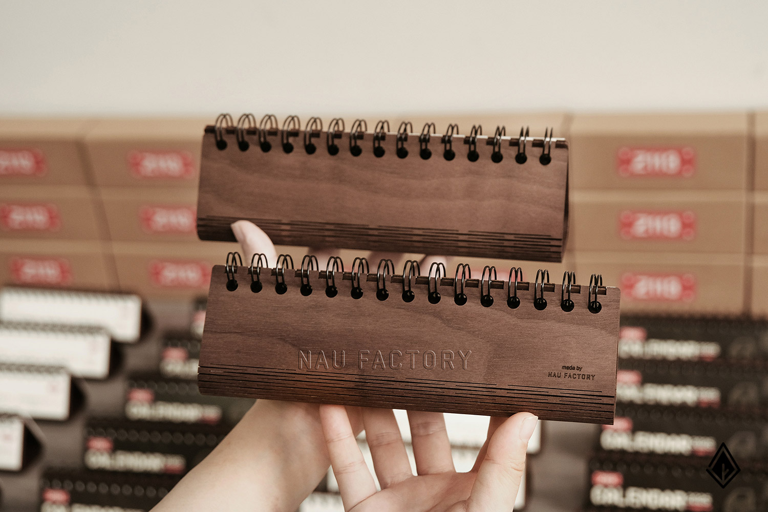 lịch gỗ form ngang