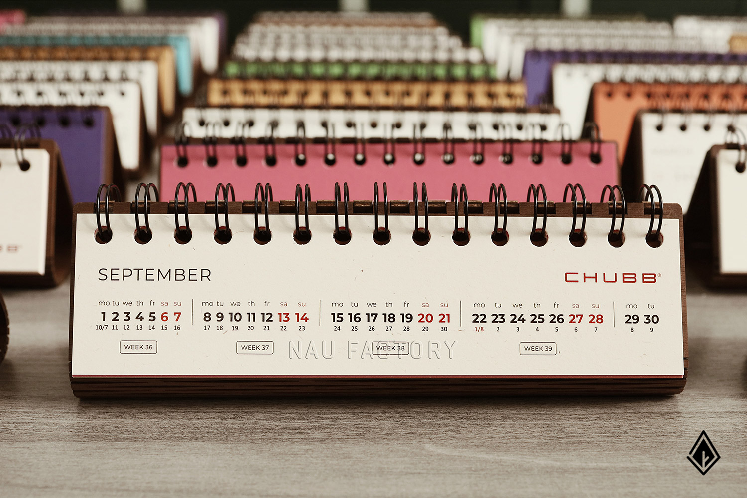 Lịch gỗ form ngang