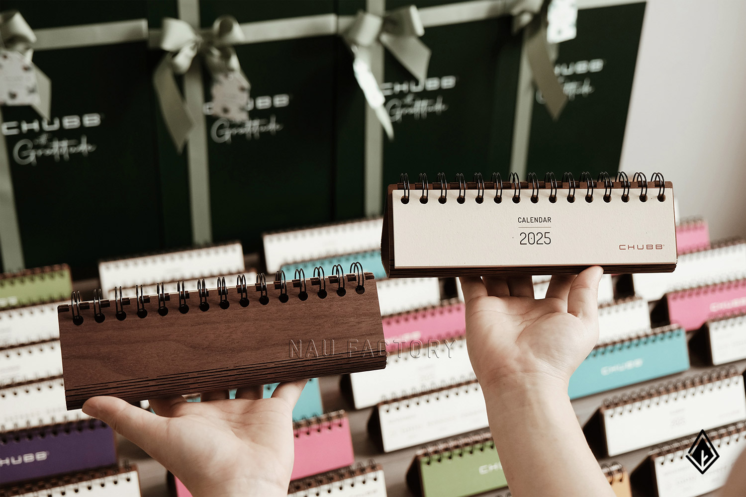 Lịch gỗ form ngang