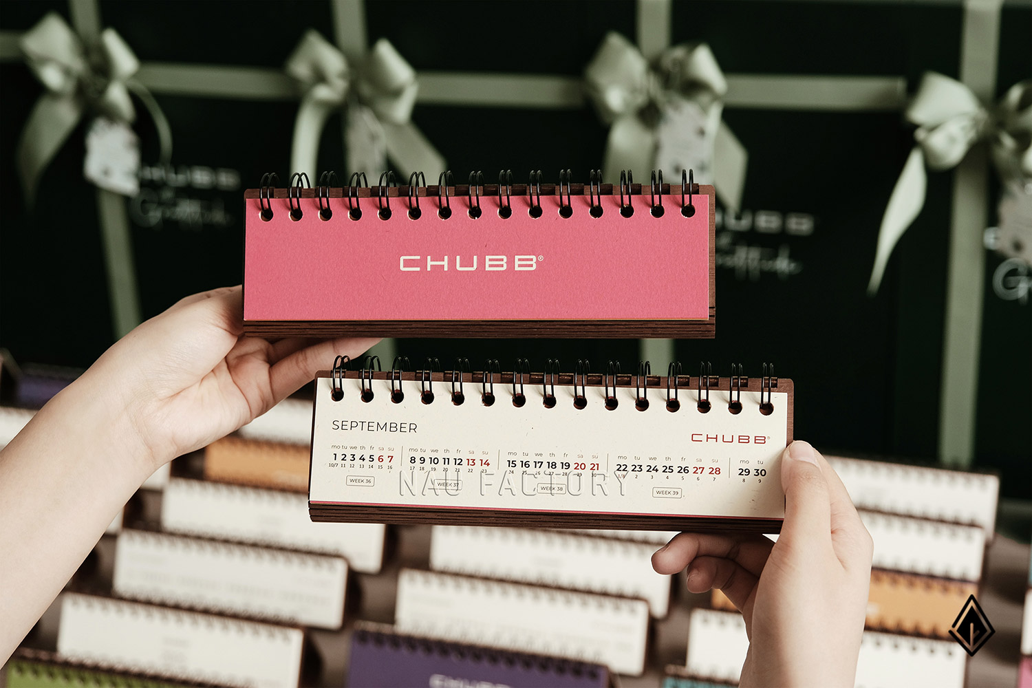 Lịch gỗ form ngang