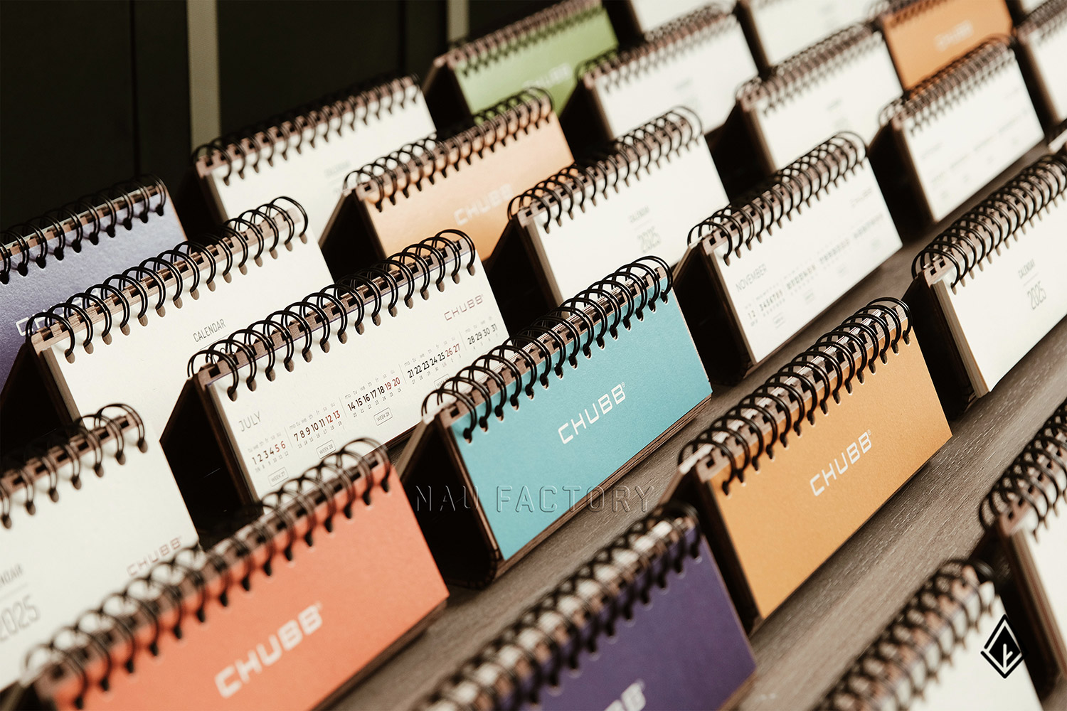 Lịch gỗ form ngang