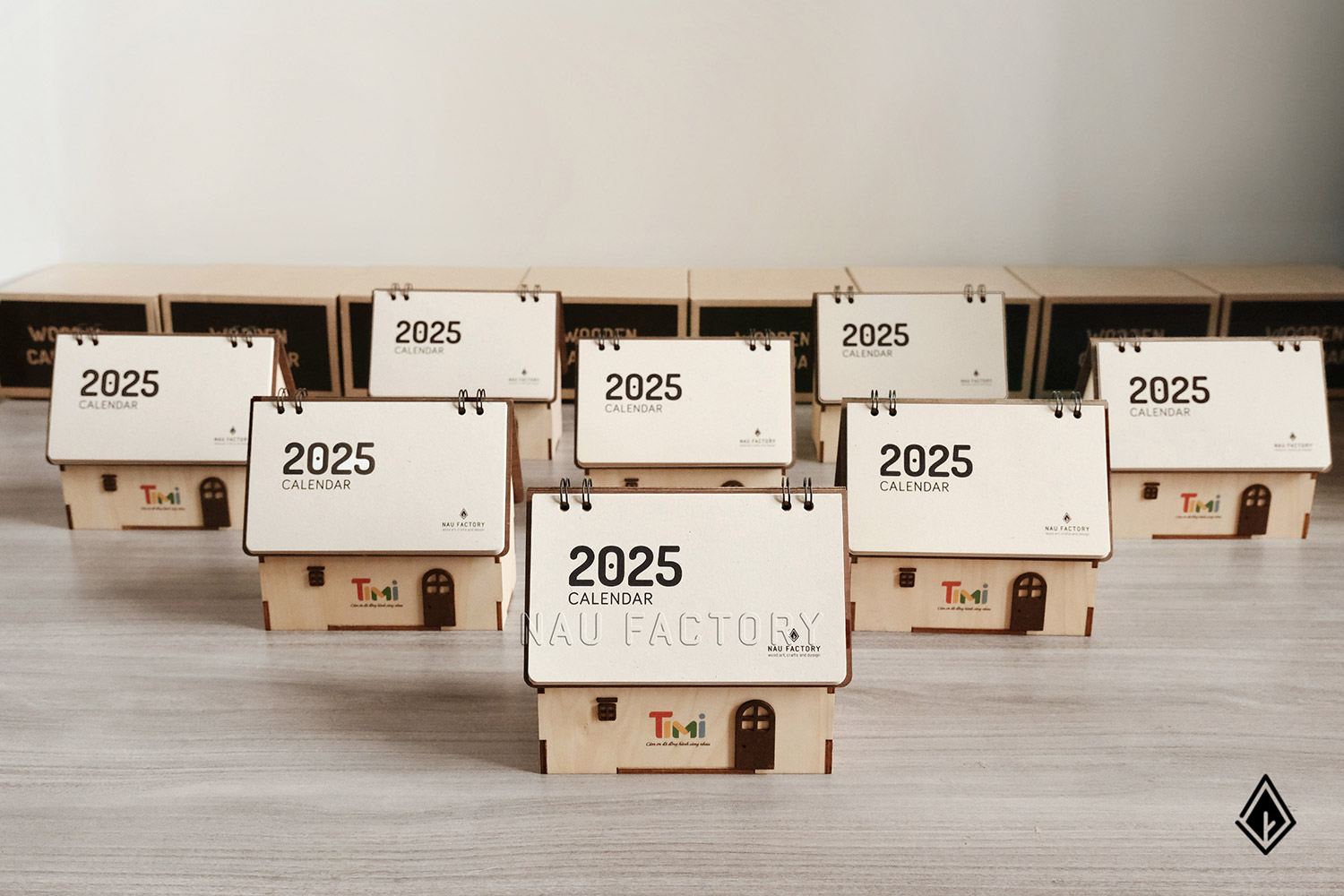 Lịch gỗ ngôi nhà