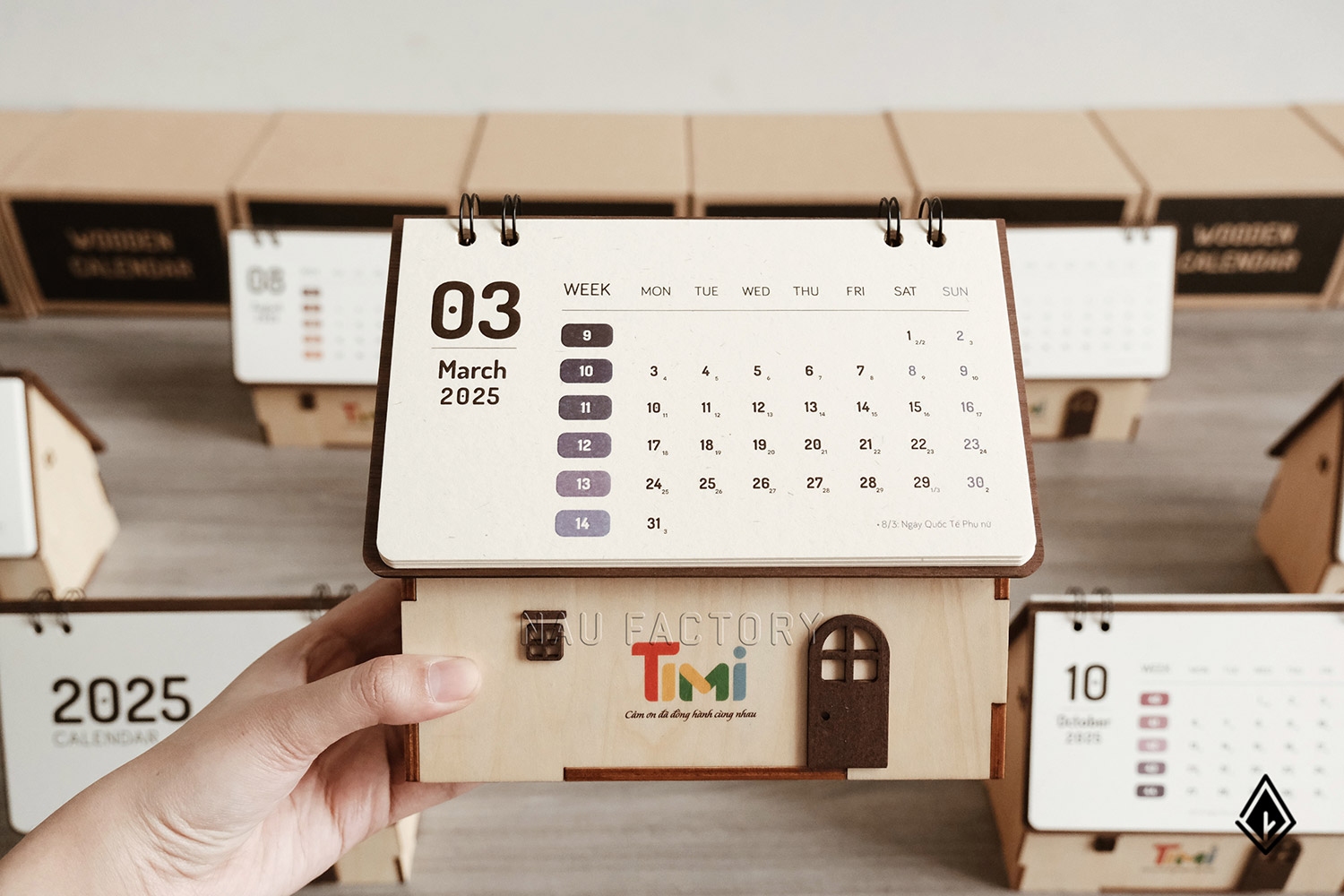 Lịch gỗ ngôi nhà