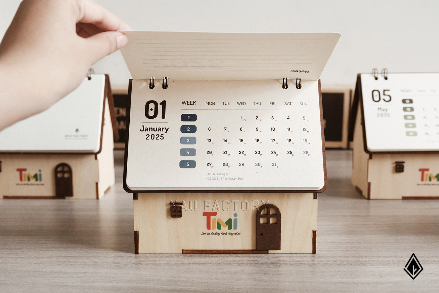 Lịch gỗ ngôi nhà