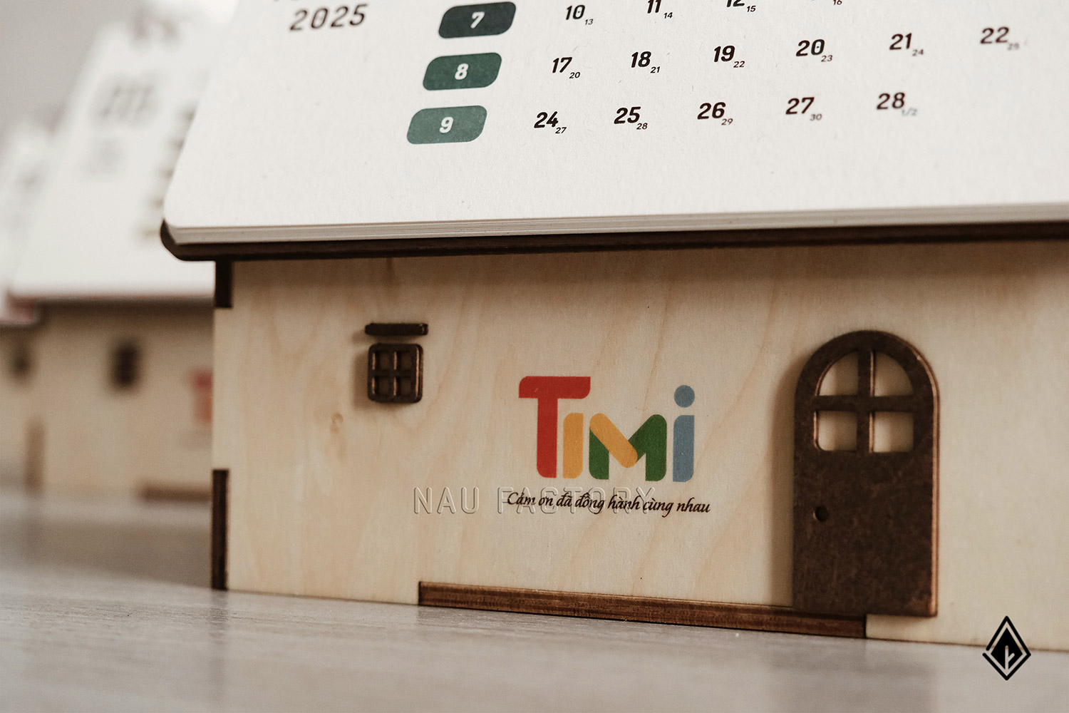 Lịch gỗ ngôi nhà