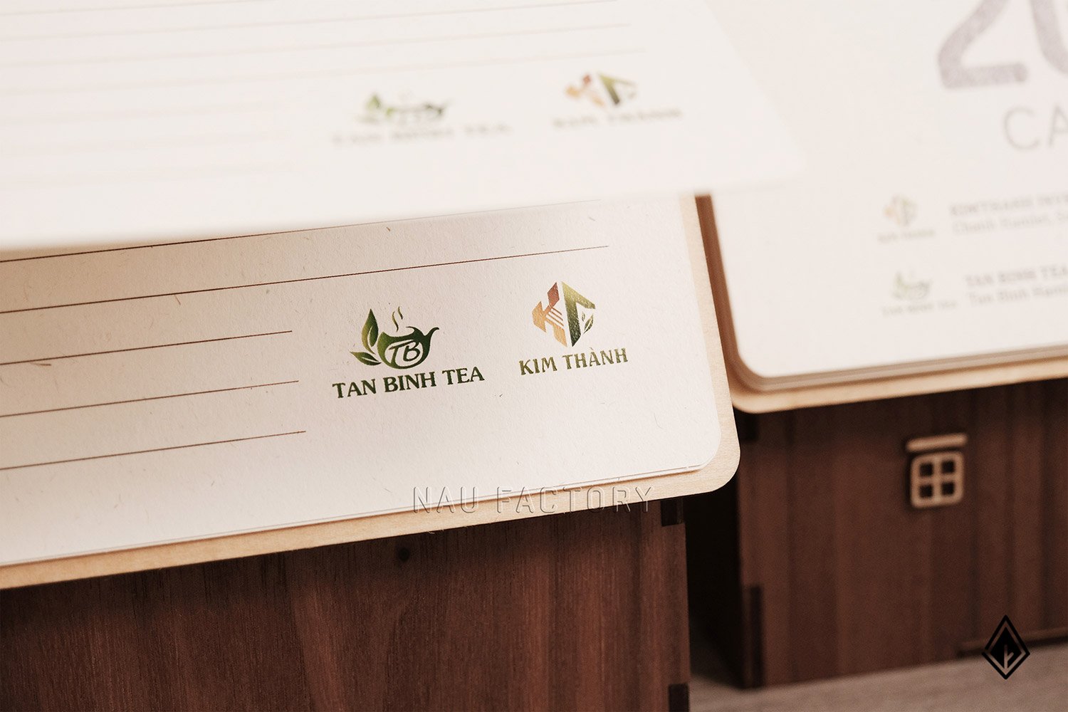 lịch gỗ ngôi nhà và lịch gỗ form ngang