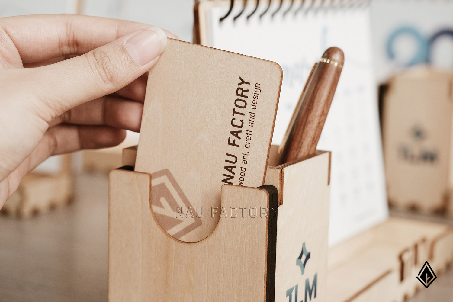 lịch gỗ maple đa năng