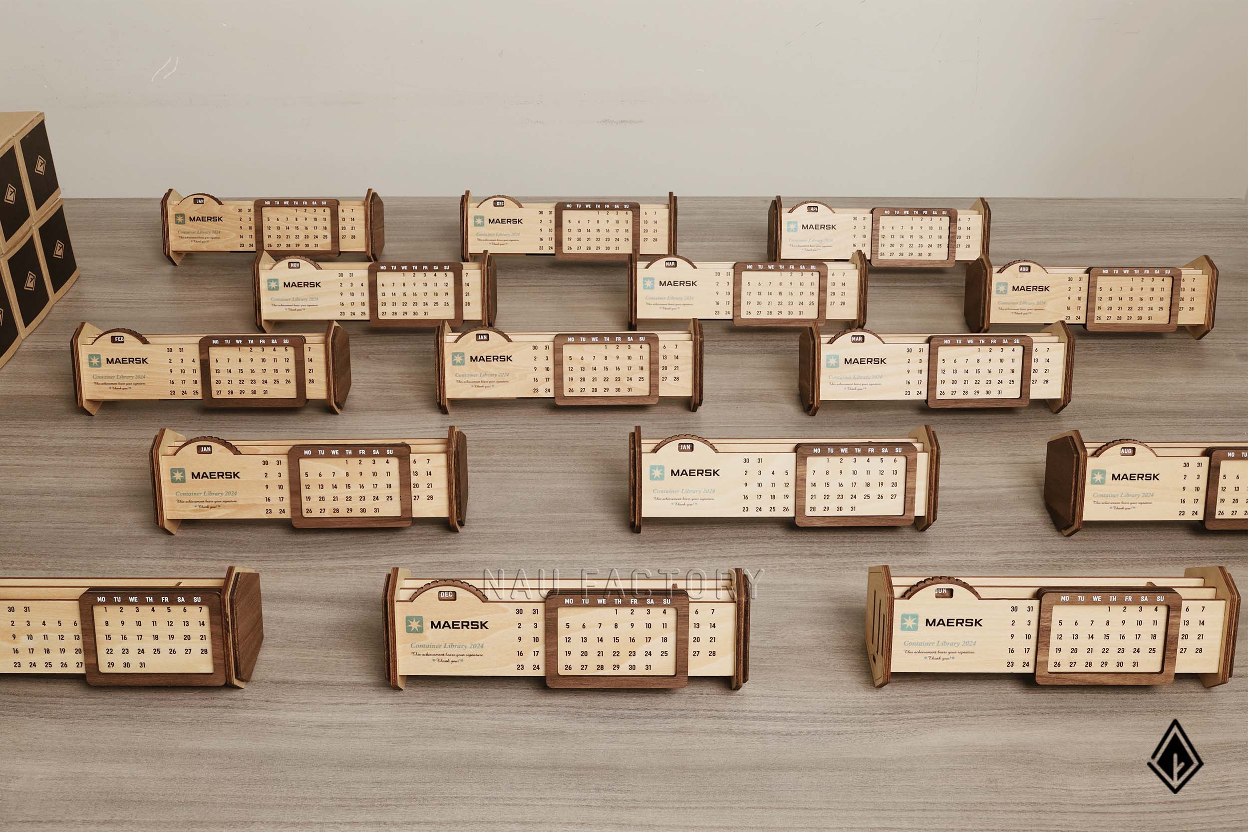 MAERSK tri ân người đồng hành tận tâm trên lịch gỗ vạn niên