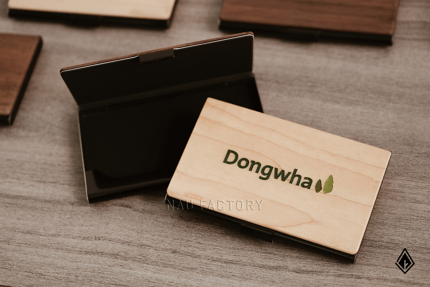 Vì sao Dongwha lựa chọn hộp đựng namecard gỗ?
