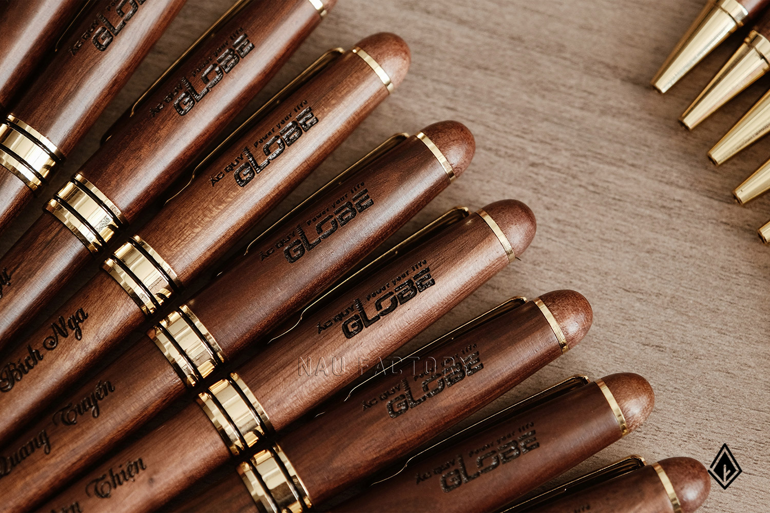 Set sổ, bút và hộp bút gỗ