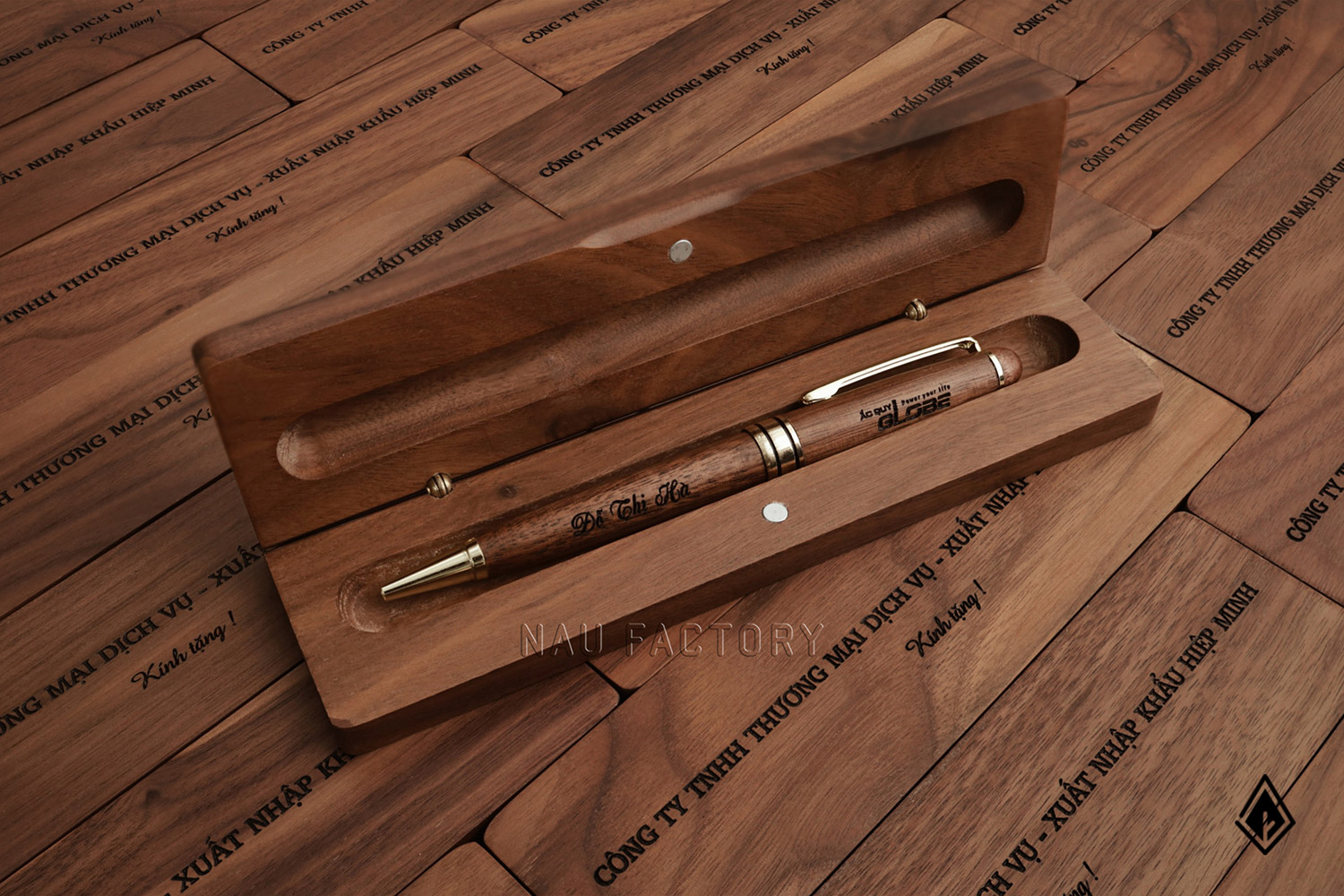 Set sổ, bút và hộp bút gỗ