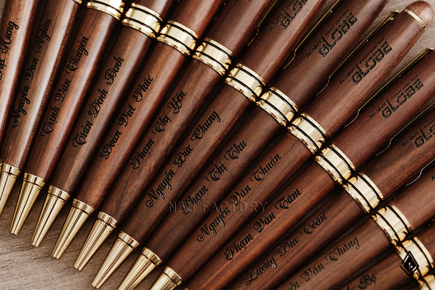 Set sổ, bút và hộp bút gỗ