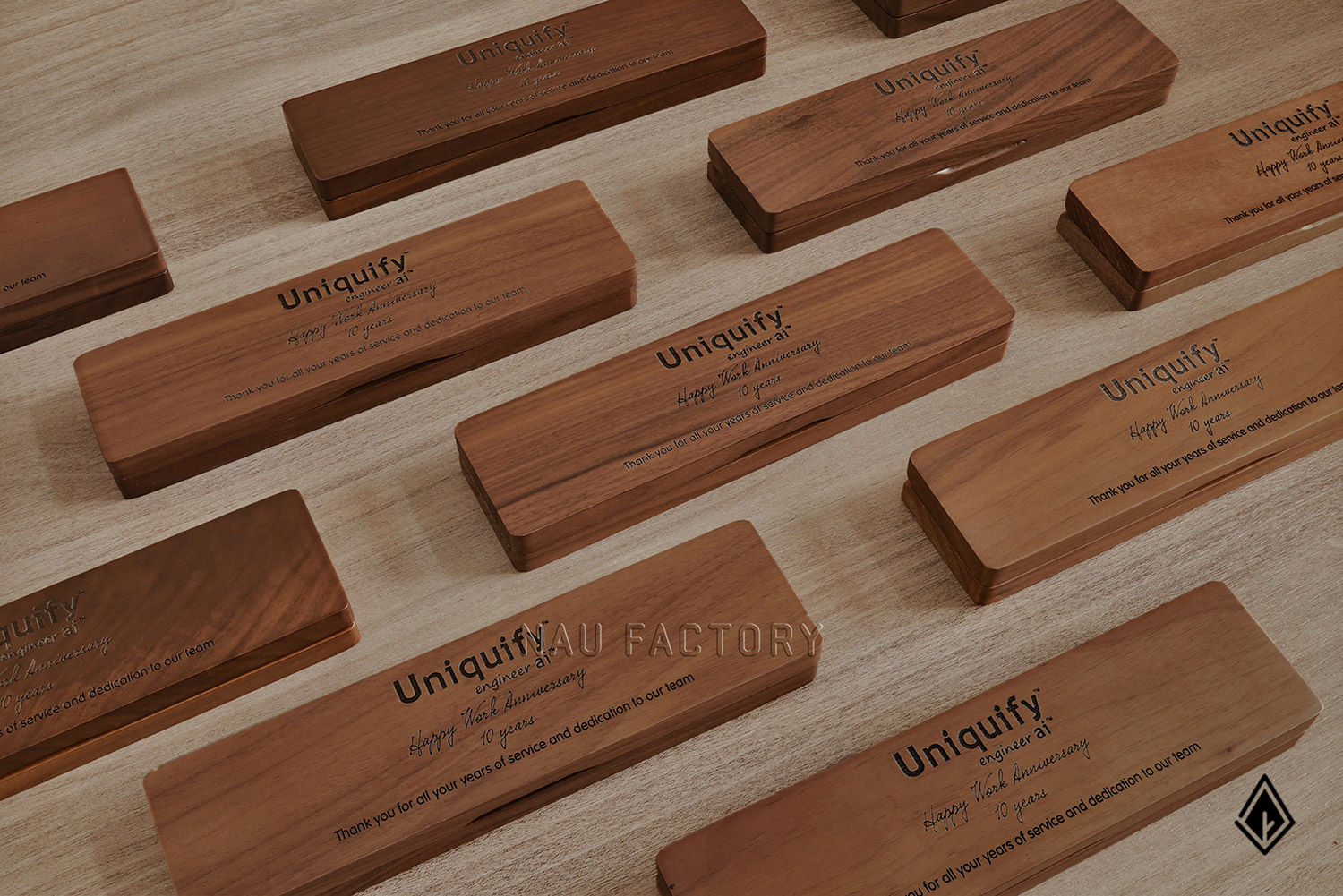 Set sổ, bút và hộp bút gỗ