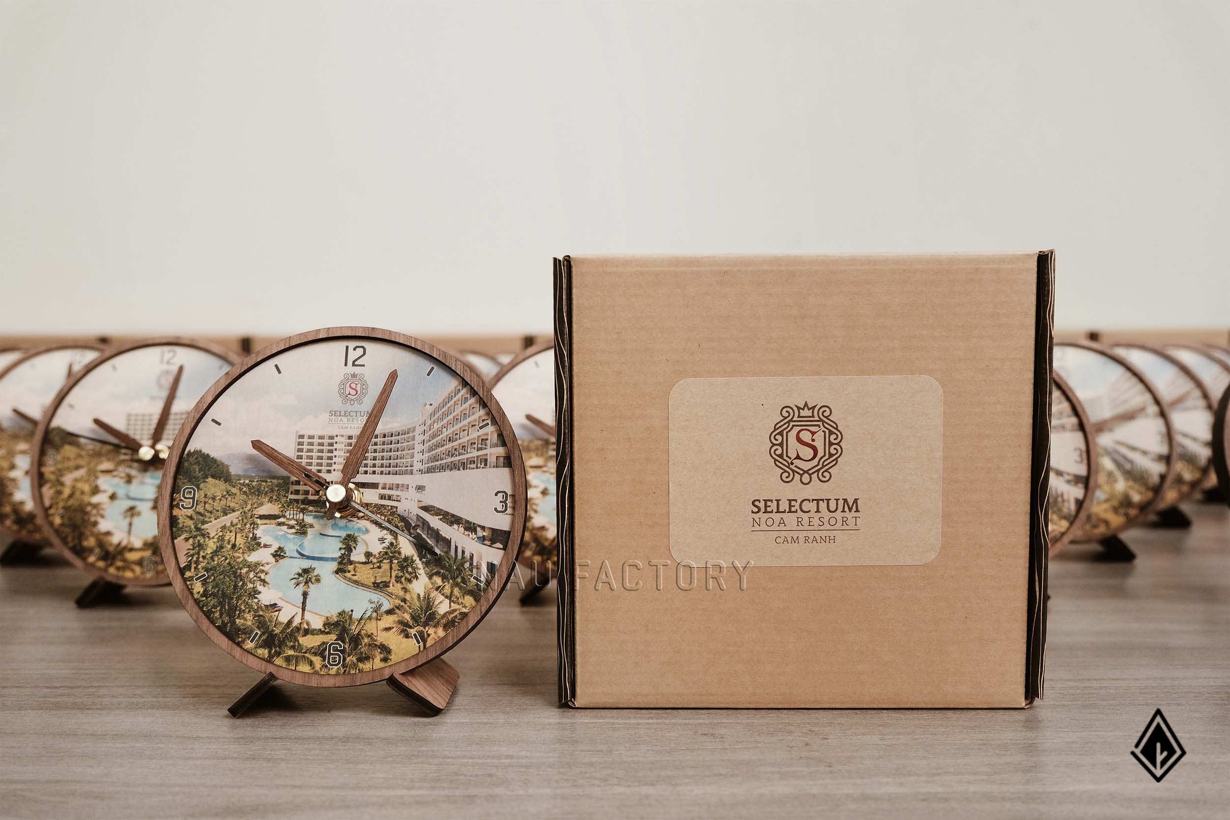 Set đồng hồ & lịch vạn niên, tinh tế lan tỏa thương hiệu trong mọi góc nhìn