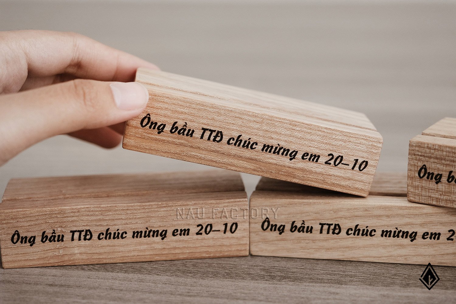 Tranh gỗ để bàn